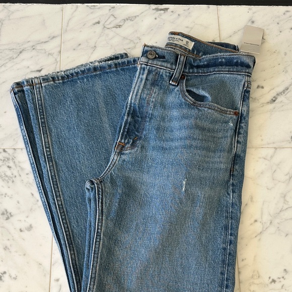 Abercrombie & Fitch Denim - Abercrombie & Fitch Light Blue High-Rise Denim Jeans 25 short